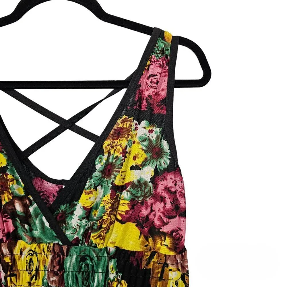 🏆360 V Neck Sleeveless Smocked Floral Midi Dress - Picture 3 of 6
